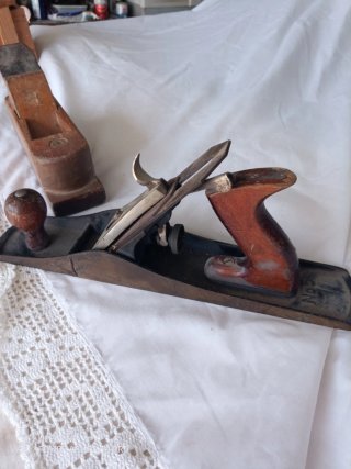 Cepillo de carpintero antiguo Dos piezas distintas