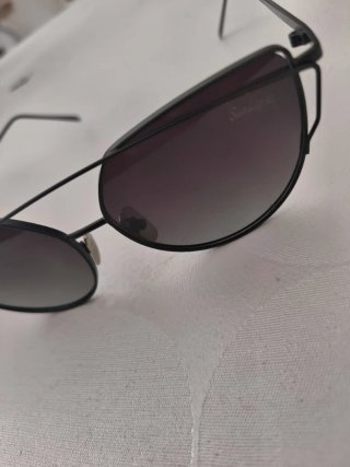 Gafas de sol negras
