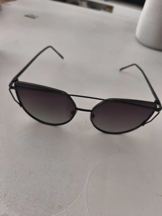Gafas de sol negras