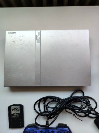 PlayStation 2 Slim Plateada + Accesorios