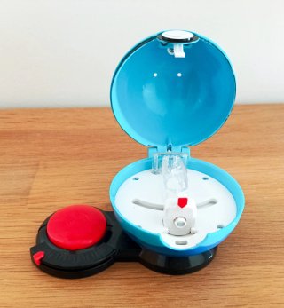 Pokémon (Poke Ball)