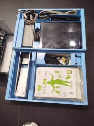 Nintendo Wii Negra con Caja y juego