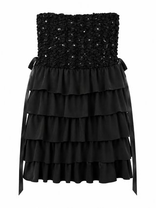 Vestido negro con volantes y lentejuelas