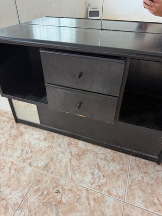 Mueble recibidor negro con espejo