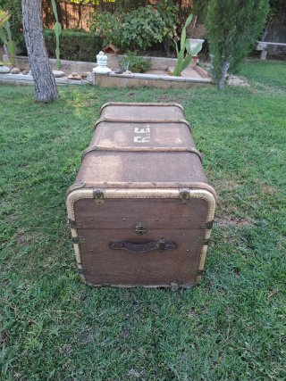 Baúl equipaje antiguo