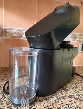 Cafetera Nespresso Vertuo Pop Negra + capsulas