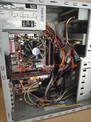 Torre PC Negra y Plateada