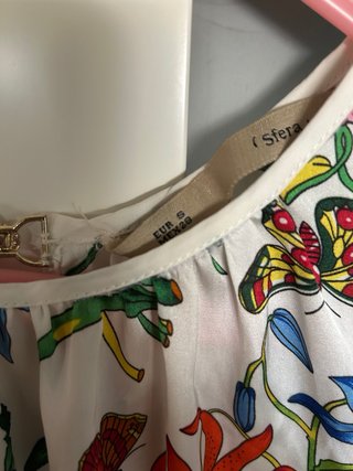 Blusa Sfera Estampada Flores y Mariposas