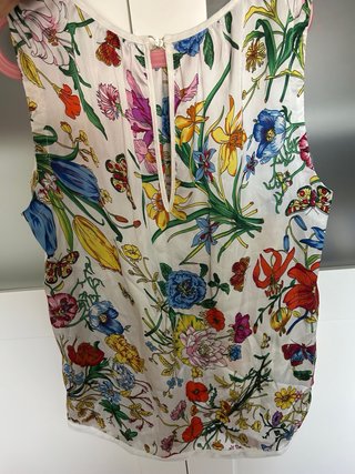 Blusa Sfera Estampada Flores y Mariposas