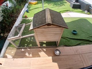 Casa conejos/gallinero madera y metal