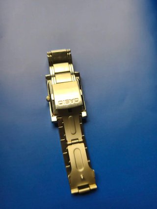 Reloj Casio BEM 100 Plata y Blanco