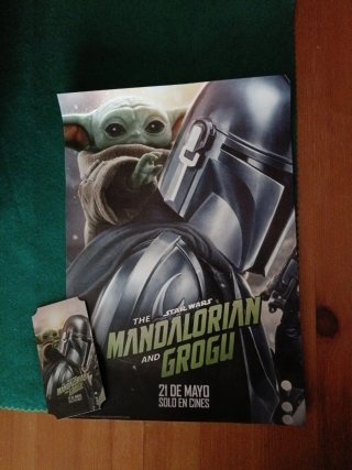 Cartel y entrada película Mandaloriano y Grogu