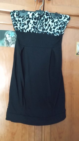 Vestido Negro con Estampado Leopardo