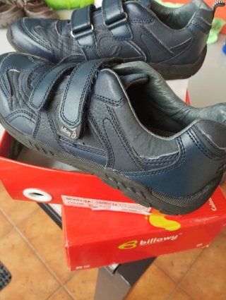 Zapatos azules Billowy con velcro