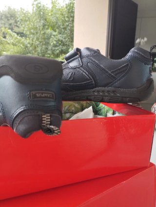 Zapatos azules Billowy con velcro