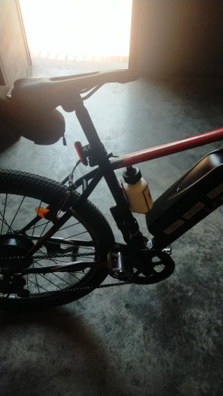 Bicicleta eléctrica con batería