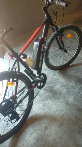 Bicicleta eléctrica con batería