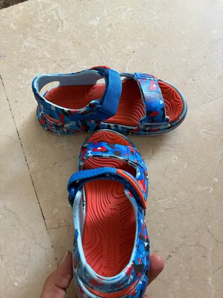 Sandalias biomechanics niño azul y rojo talla 28