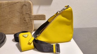 Borsa a forma Triangolare Gialla