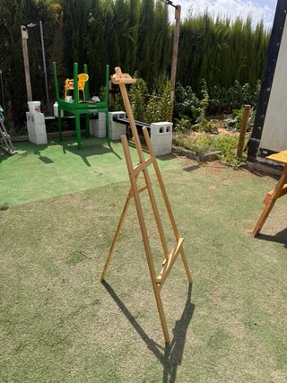 Trípode de madera para cuadros