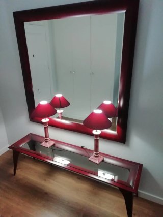 Recibidor de madera y cristal