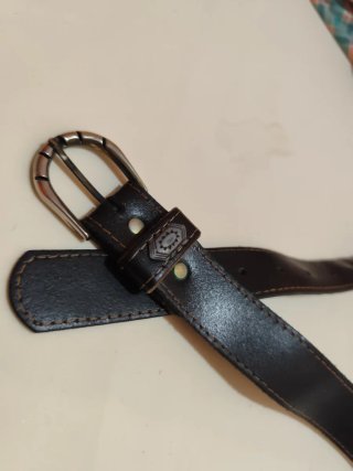 Cinturón de cuero negro 6 agujeros