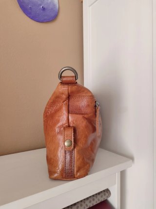 Bolso bandolera de piel marrón
