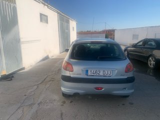 Peugeot 206  1.4 75 cv
