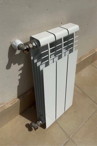 Radiador de agua blanco