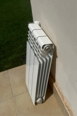 Radiador de agua blanco