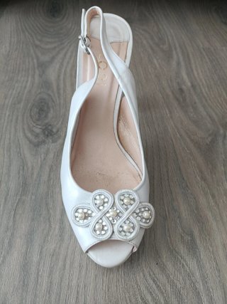 Zapatos de tacón blancos para boda