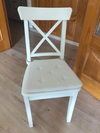 4 Sillas Comedor Ikea Madera Blanca con cojines.