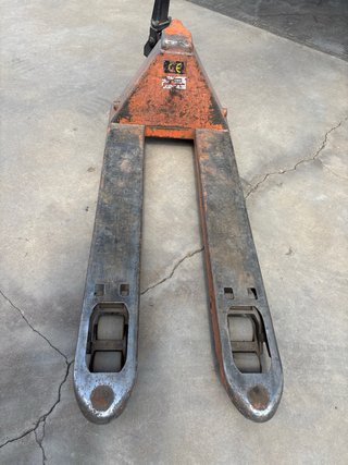 Transpaleta manual 2500 kg