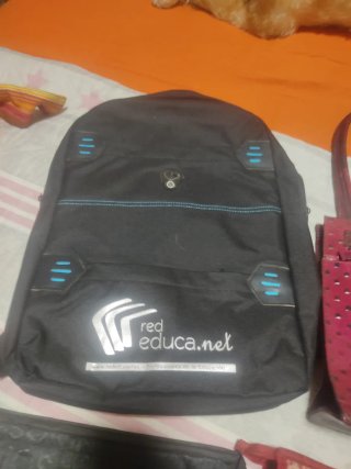 Lote de bolsos: negro y rojo