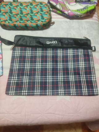 Lote de bolsos: negro y rojo
