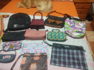 Lote de bolsos: negro y rojo