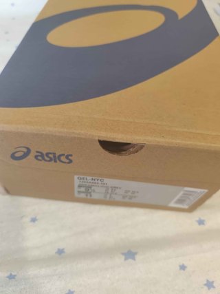 Zapatillas Asics Beige y Blancas