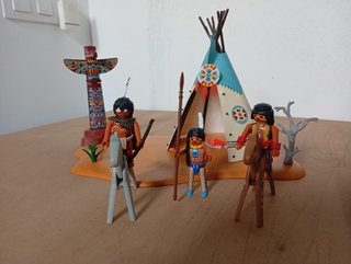Playmobil Tipi Indio con Figuras