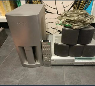 DVD Sony con altavoces y mando