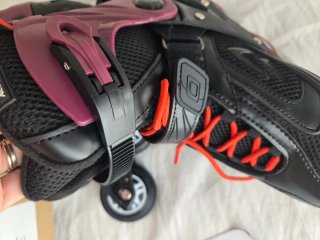 Patines en línea talla L 40-42. En caja.