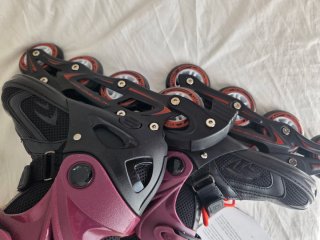 Patines en línea talla L 40-42. En caja.