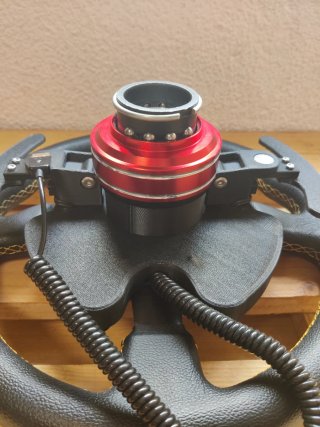 Volante Simracing Cuero USB 33cm QR Moza