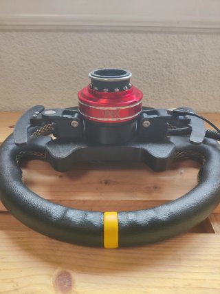 Volante Simracing Cuero USB 33cm QR Moza