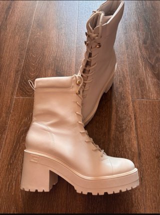 Botines Guess Beige/Blanco Nuevos