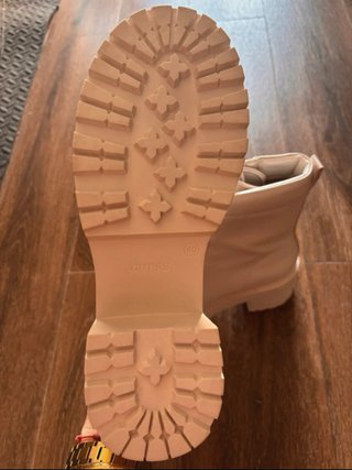 Botines Guess Beige/Blanco Nuevos
