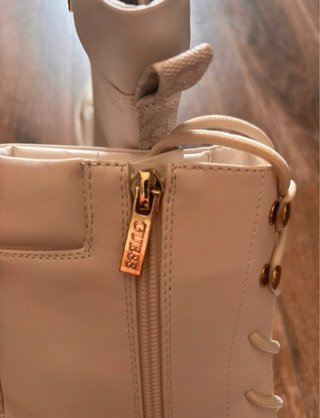 Botines Guess Beige/Blanco Nuevos