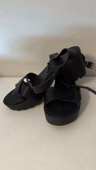 Sandalias de tacón negras