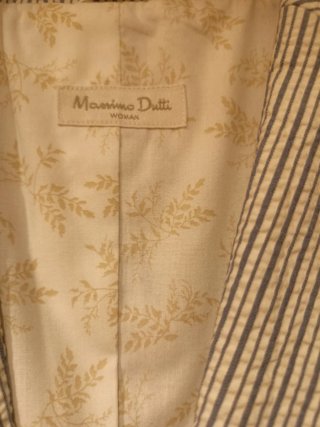 Blazer Massimo Dutti rayas azul y blanco.
