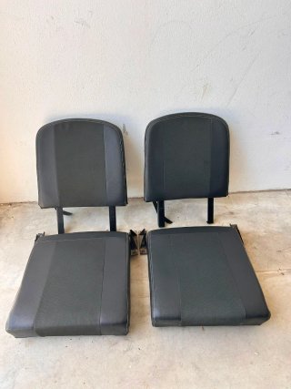 Land rover defender 110 2 seats