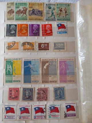 Lote >500 sellos: Asia, África, Europa y Argentina